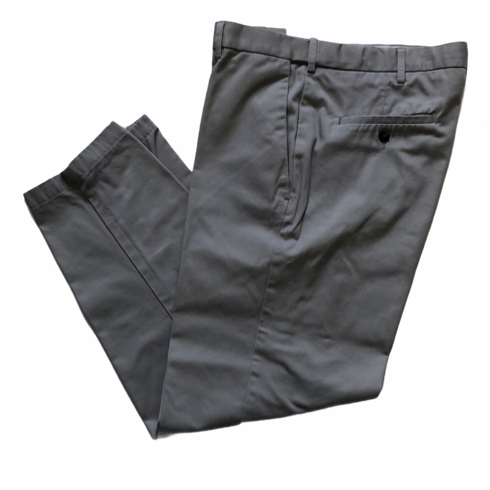 Haggar Flat Front  Khakis Size 33W 30 L